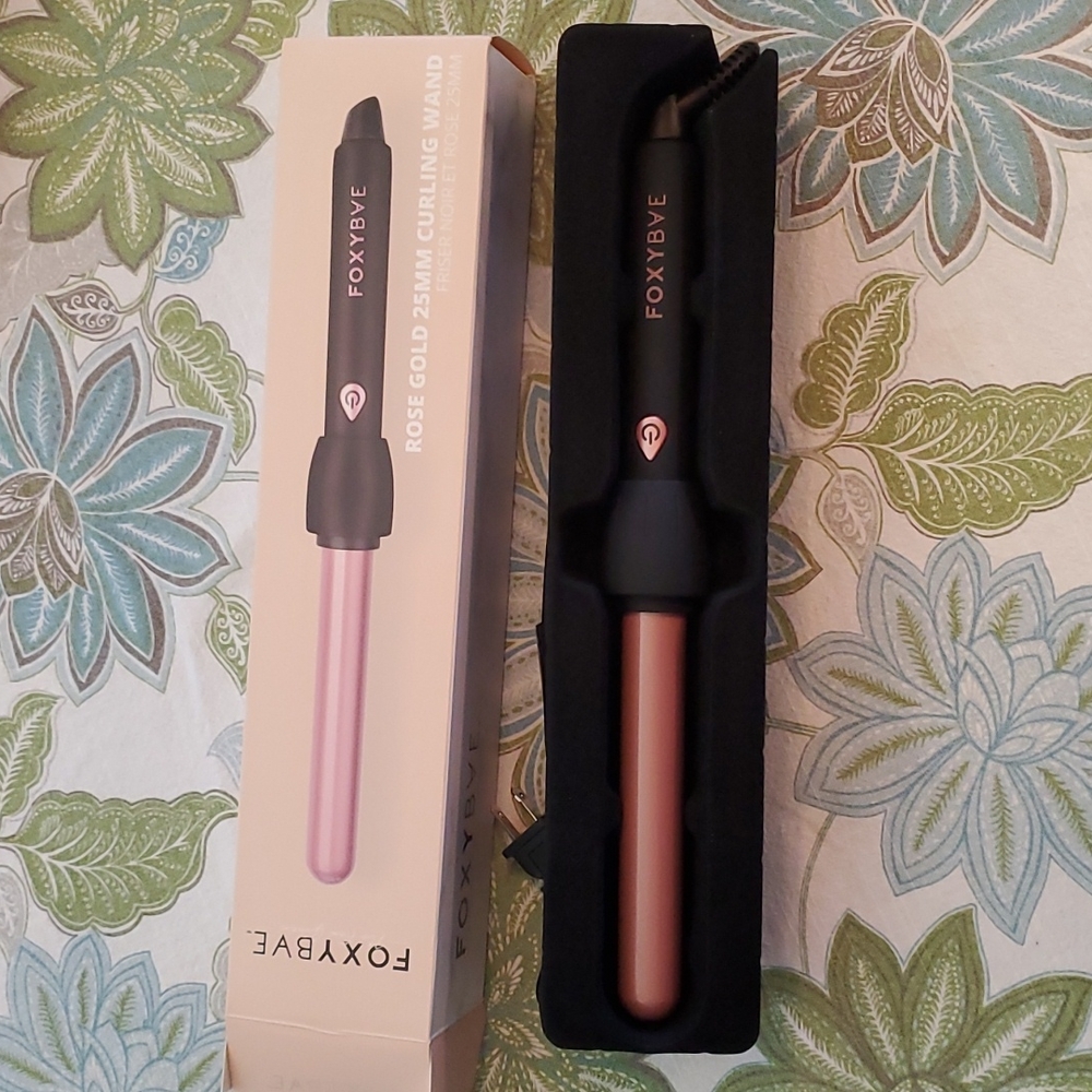Foxy Bae curling wand